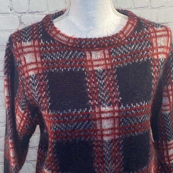 FOREVER 21 Crewneck Sweater Plaid-Small - Picture 2 of 3